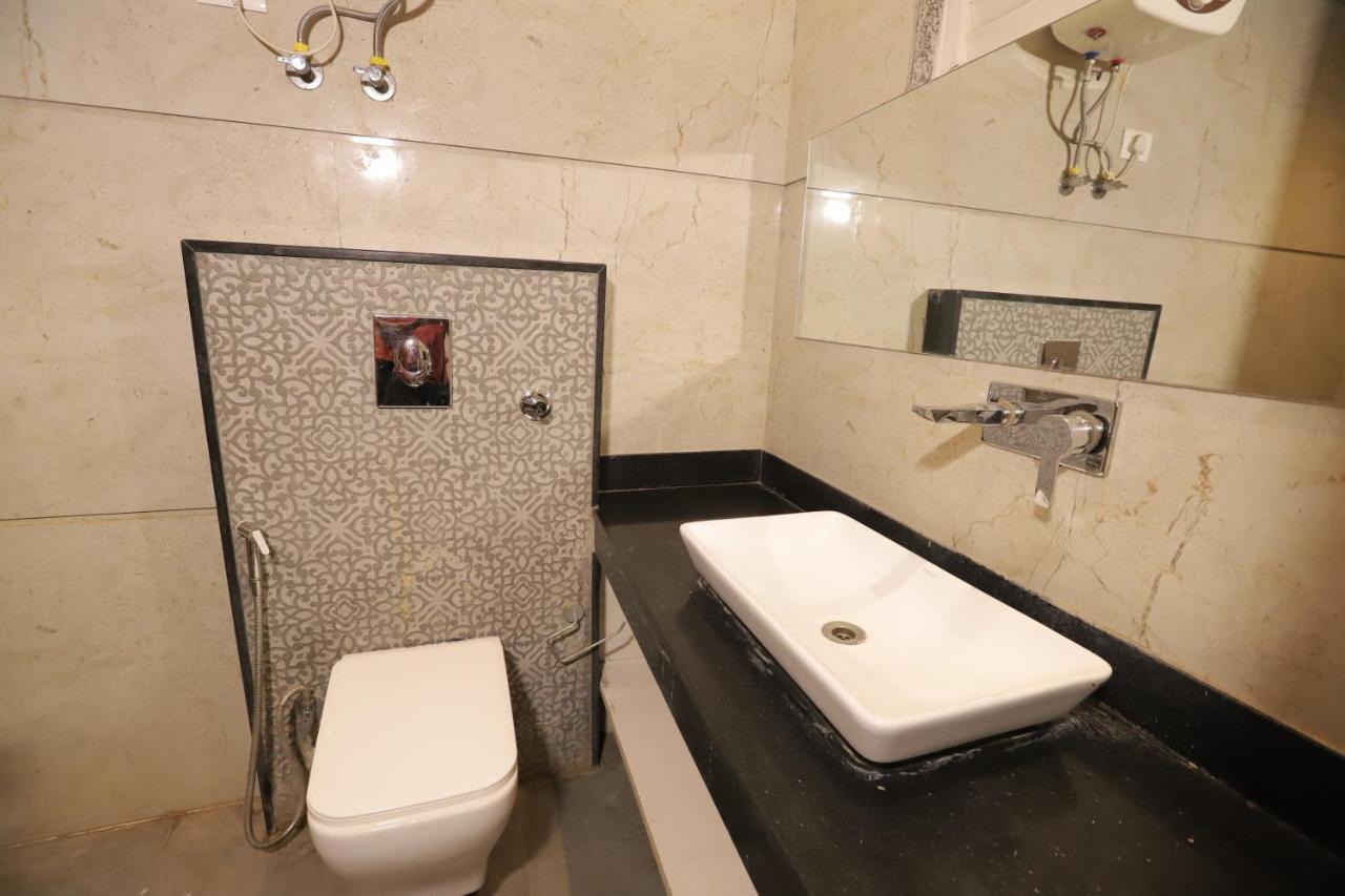 Nh Skye Suites Нью-Дели Экстерьер фото