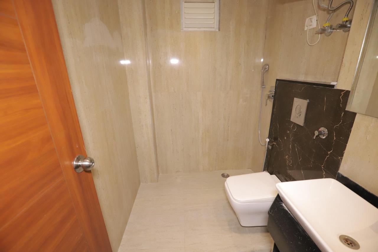Nh Skye Suites Нью-Дели Экстерьер фото