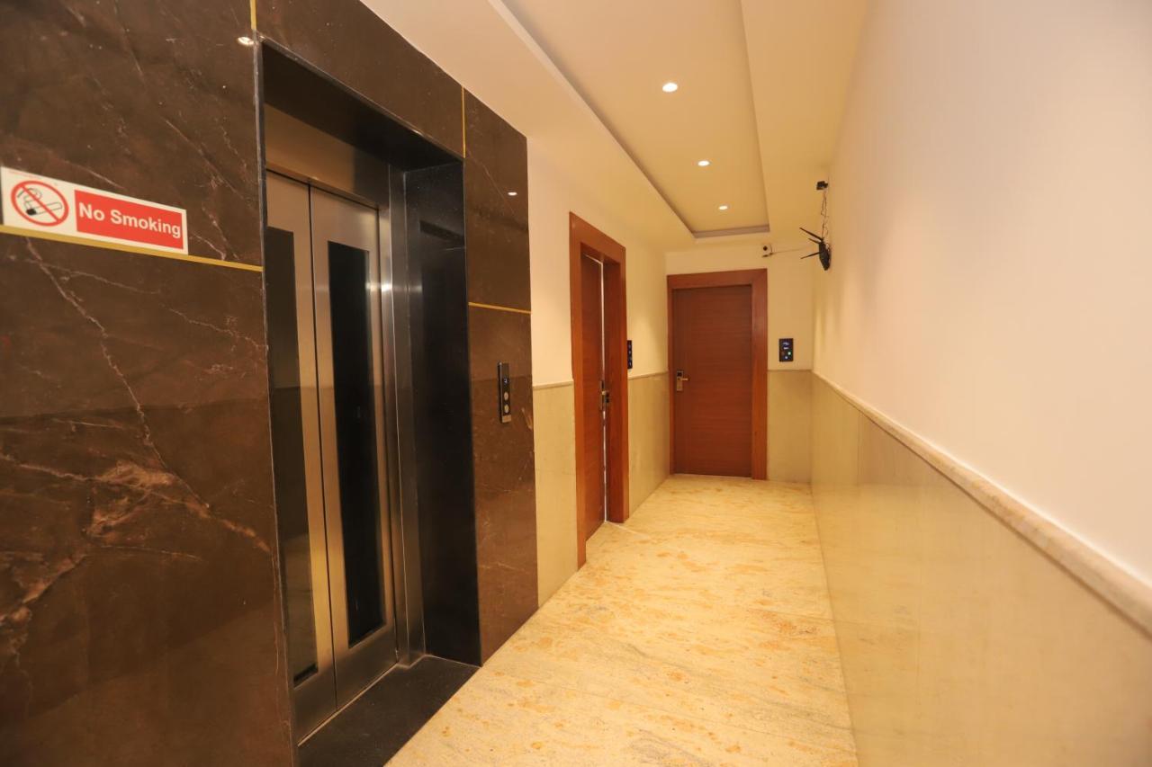 Nh Skye Suites Нью-Дели Экстерьер фото