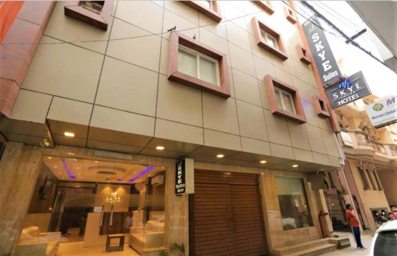 Nh Skye Suites Нью-Дели Экстерьер фото